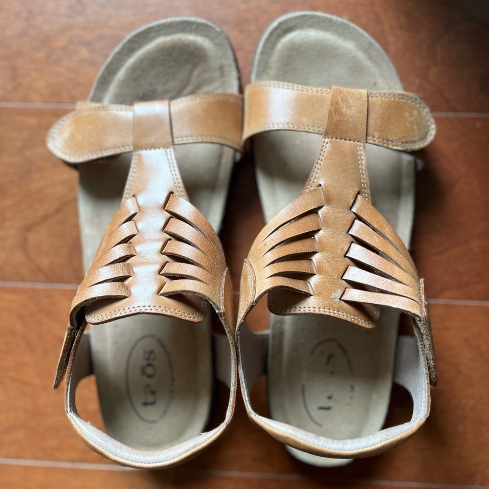 Taos Women's Wonderful Leather Sandal size 10